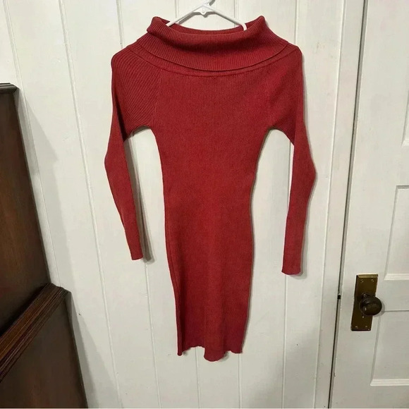 Lulu’s Red Off-Shoulder Knit Dress size XS - Picture 1 of 3